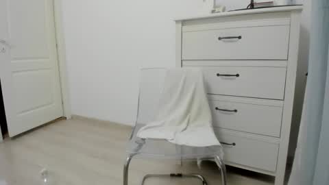 Snapshot of woolfiie chatting on November 2025 12:09:02 AM Wolfie online show from November 2025 12:09:02 AM