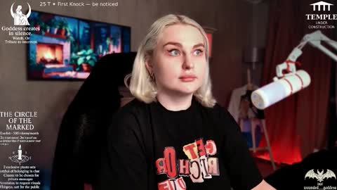 Snapshot of wounded_goddess chatting on November 2025 08:41:02 PM Goddess Sophy online show from November 2025 08:41:02 PM