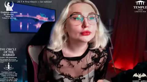 Snapshot of wounded_goddess chatting on November 2025 06:00:02 AM Goddess Sophy online show from November 2025 06:00:02 AM