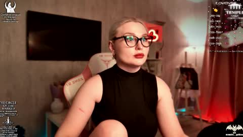 Snapshot of wounded_goddess chatting on November 2025 06:07:01 PM Goddess Sophy online show from November 2025 06:07:01 PM