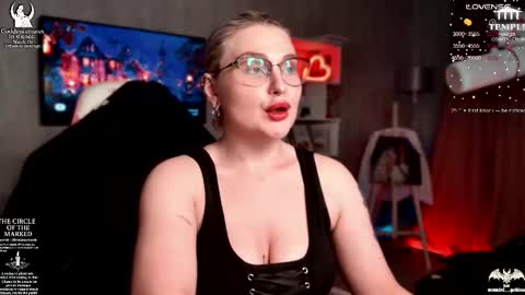 Snapshot of wounded_goddess chatting on November 2025 05:58:02 PM Goddess Sophy online show from November 2025 05:58:02 PM