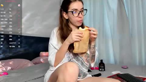 Hey Im Lina See you 12am - 6am GMT  3 online show from February 2026 04:21:01 AM