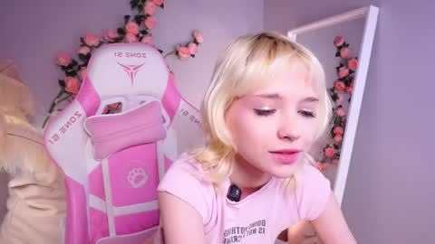 Snapshot of wow_angel chatting on July 2026 07:28:02 AM wow_angel online show from July 2026 07:28:02 AM