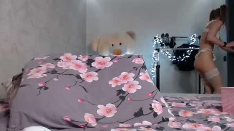 Lily online show from October 2025 11:53:02 AM