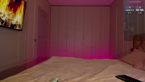 Snapshot of wow_peach_girl chatting on February 2025 09:33:01 AM Liza online show from February 2025 09:33:01 AM