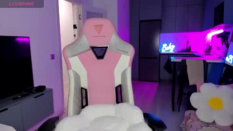 Emi online show from February 2026 03:00:02 AM