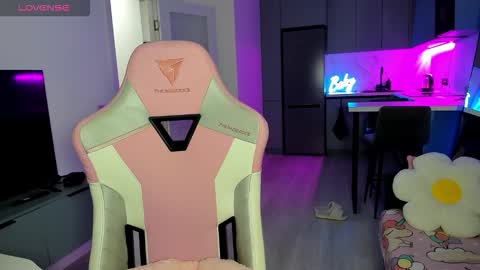 Emi online show from March 2026 04:05:02 AM