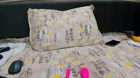 Snapshot of wowsquirt chatting on February 2025 06:33:02 AM online show from February 2025 06:33:02 AM