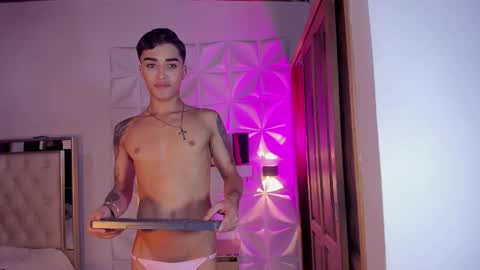 wyatt online show from December 2025 02:27:01 AM