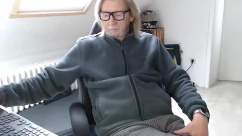 Snapshot of wyattearp64 chatting on November 2025 10:50:02 AM WyattEarp64 online show from November 2025 10:50:02 AM