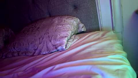 Snapshot of x_dreamgirl_x chatting on November 2025 02:47:01 AM Mariah online show from November 2025 02:47:01 AM