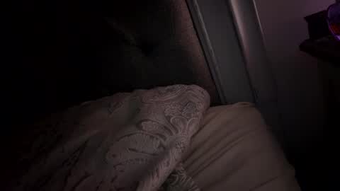 Snapshot of x_dreamgirl_x chatting on November 2025 04:35:02 AM Mariah online show from November 2025 04:35:02 AM