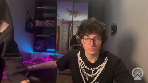 Philipp and Este online show from February 2026 03:15:01 AM