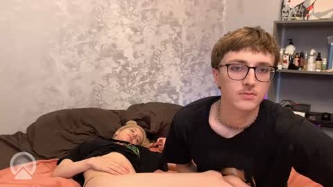 Philipp and Este online show from July 2026 10:39:01 AM