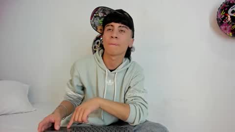 xaanderGrey online show from October 2025 07:56:01 PM