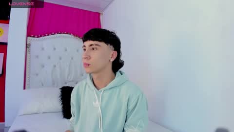 xaanderGrey online show from November 2025 07:51:02 PM