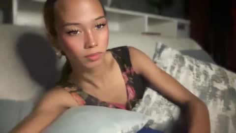 Snapshot of xandraluxe_xoxo chatting on November 2025 03:15:02 PM Cassandra online show from November 2025 03:15:02 PM