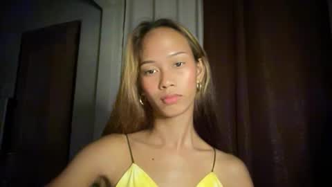 Snapshot of xandraluxe_xoxo chatting on December 2025 07:53:02 PM Cassandra online show from December 2025 07:53:02 PM