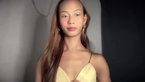 Snapshot of xandraluxe_xoxo chatting on December 2025 12:16:02 AM Cassandra online show from December 2025 12:16:02 AM