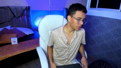 xavier fox   online show from October 2025 05:11:02 AM