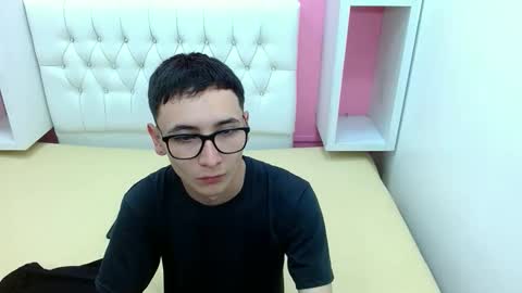 xcoupleplayxx online show from April 2026 03:12:01 AM