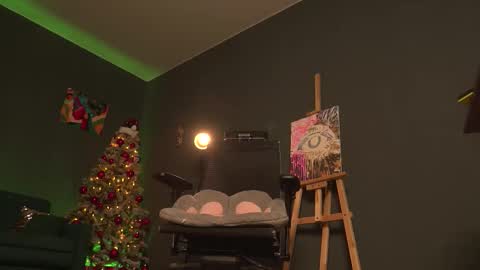 Snapshot of xcummingxsoonx chatting on December 2025 12:43:01 PM MIRA online show from December 2025 12:43:01 PM