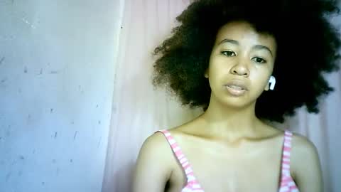 xenna610827 online show from February 2025 06:03:01 PM