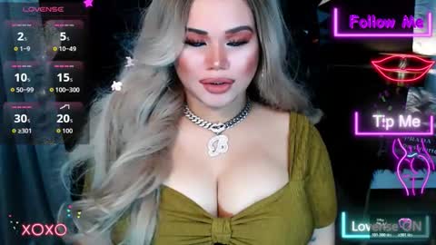 Snapshot of xhugeharleyselfsuckerx chatting on October 2025 03:17:02 AM xHUGECOCKTILLCUMX online show from October 2025 03:17:02 AM