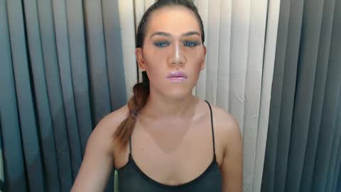 GWEN THOMPSON .......   online show from December 2024 10:07:01 PM