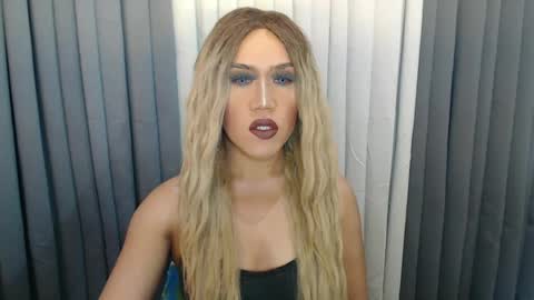 GWEN THOMPSON .......   online show from December 2024 05:52:01 PM