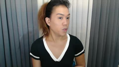 GWEN THOMPSON .......   online show from December 2024 10:39:02 PM