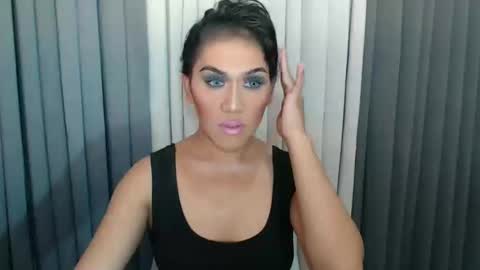 GWEN THOMPSON .......   online show from December 2024 01:02:02 AM