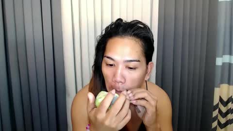 GWEN THOMPSON .......   online show from February 2025 03:41:02 AM