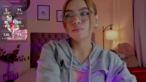 Snapshot of ximena_sotto1 chatting on November 2025 09:03:01 PM camila online show from November 2025 09:03:01 PM