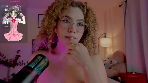 Snapshot of ximena_sotto1 chatting on November 2025 08:31:01 PM camila online show from November 2025 08:31:01 PM