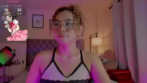 Snapshot of ximena_sotto1 chatting on November 2025 08:56:01 PM camila online show from November 2025 08:56:01 PM