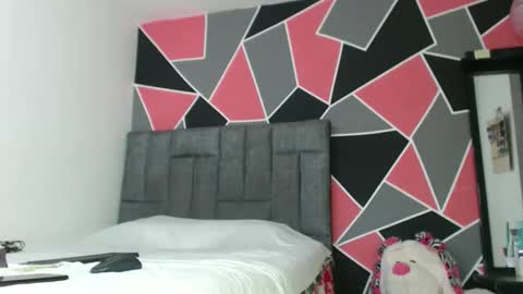 Snapshot of ximenaa_suarez chatting on November 2025 04:40:01 PM ximena suarez online show from November 2025 04:40:01 PM