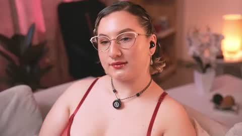 Snapshot of ximenna_cruz_ chatting on June 2026 12:36:01 PM Xime Independent Artist online show from June 2026 12:36:01 PM