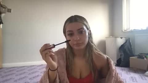 Snapshot of xkloeexo chatting on December 2025 12:21:02 PM xkloeexo online show from December 2025 12:21:02 PM