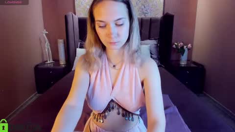 Snapshot of xlindamilfxx chatting on February 2025 01:55:01 PM Linda online show from February 2025 01:55:01 PM