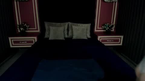 Snapshot of xlindamilfxx chatting on September 2025 12:27:02 PM Linda online show from September 2025 12:27:02 PM