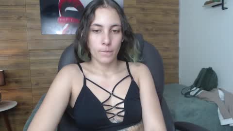 lunna online show from January 2025 08:10:01 PM