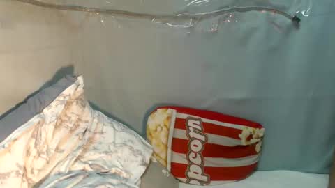 Maxie online show from December 2025 12:07:02 AM