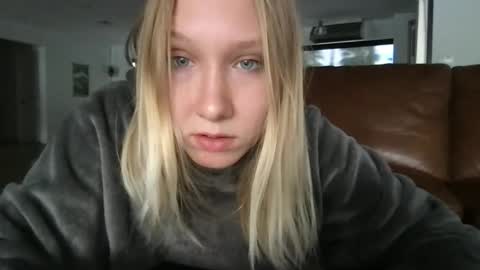 xmckennalynn online show from November 2025 06:24:02 PM