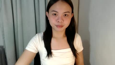 Snapshot of xo_worth_it chatting on February 2026 11:50:01 AM nathalie online show from February 2026 11:50:01 AM