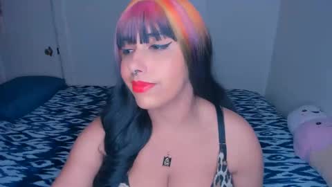 Snapshot of xocurvyrae chatting on December 2024 07:01:01 PM Rae online show from December 2024 07:01:01 PM