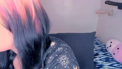 Snapshot of xocurvyrae chatting on February 2025 04:49:01 AM Rae online show from February 2025 04:49:01 AM