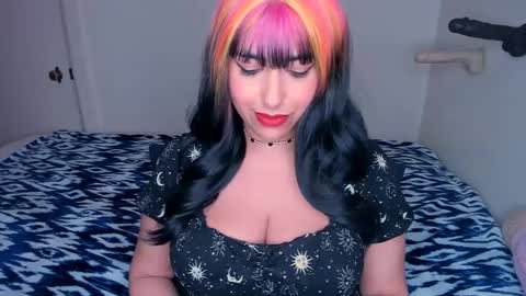 Snapshot of xocurvyrae chatting on February 2025 04:41:02 AM Rae online show from February 2025 04:41:02 AM