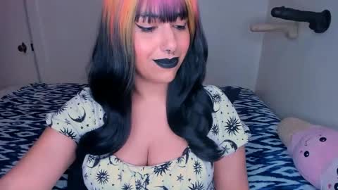 Snapshot of xocurvyrae chatting on February 2025 08:20:01 AM Rae online show from February 2025 08:20:01 AM