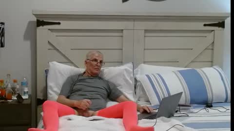 Xposer2 online show from October 2025 03:43:01 AM